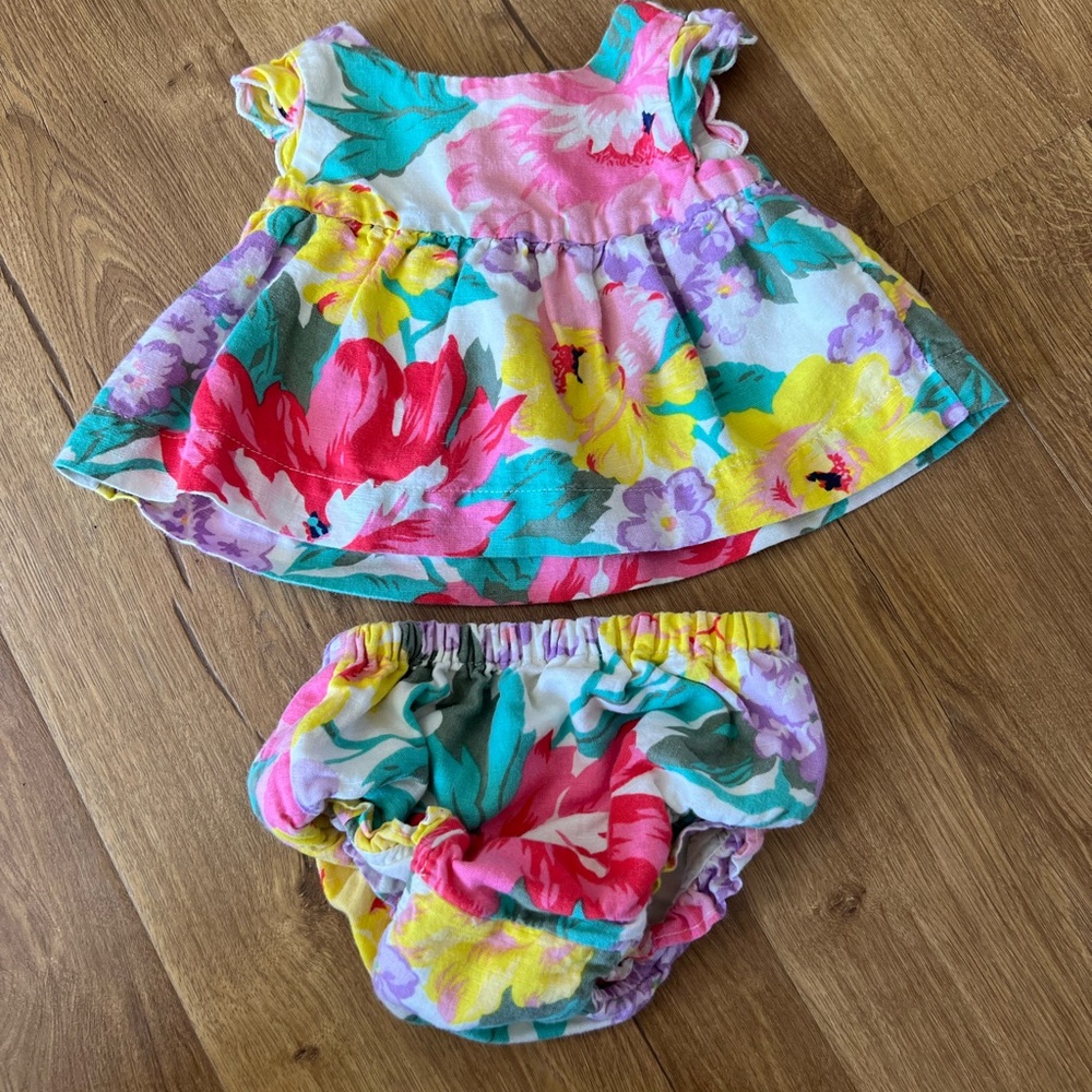 Baby Gap 0-3 month floral dress and bloomer set